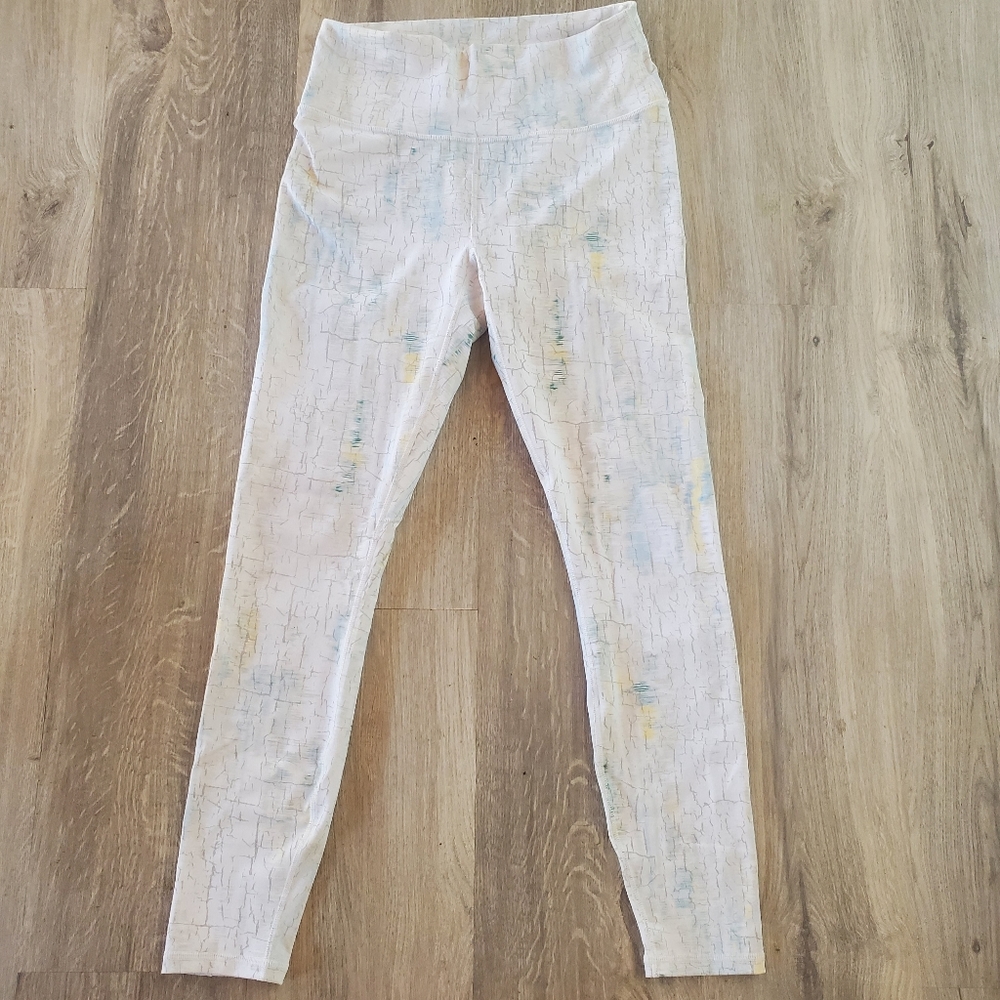 Fabletics x madelaine petsch crackle leggings